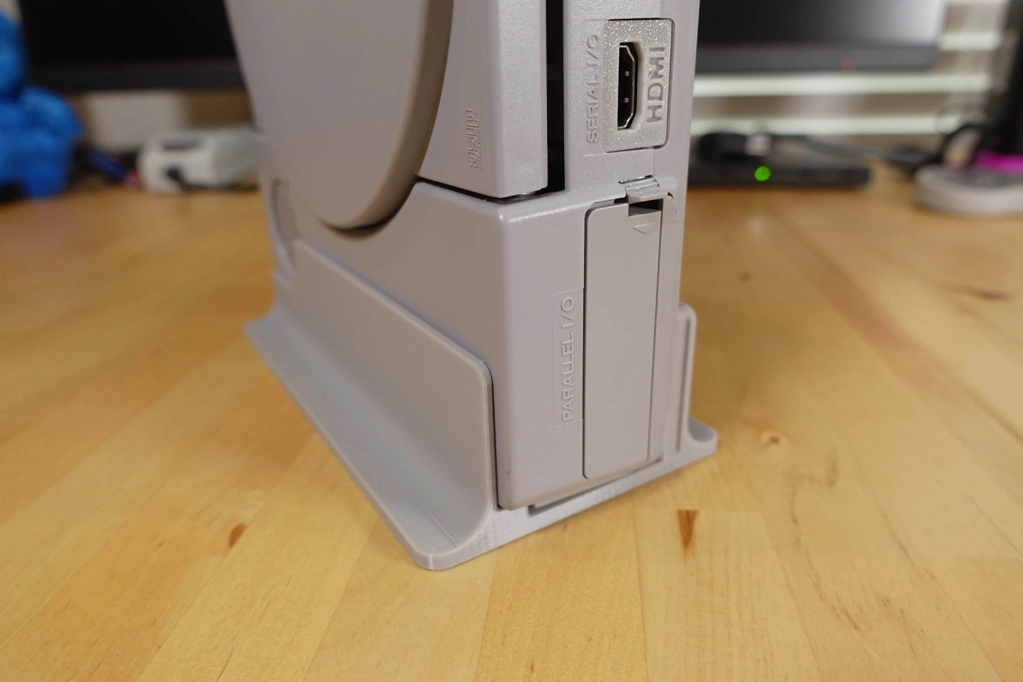 Vertical Stand for Sega Dreamcast - Retro Frog