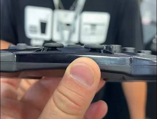 A Closer Look at Retro-Bit's Wireless Analog Saturn Pads